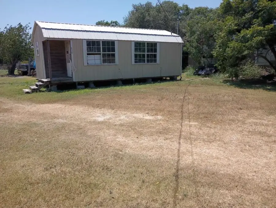 826 Avenue C, Sinton, TX 78387 - #2