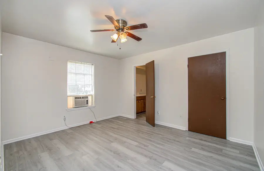 809 Collins Street, Richmond, TX 77469 - #2