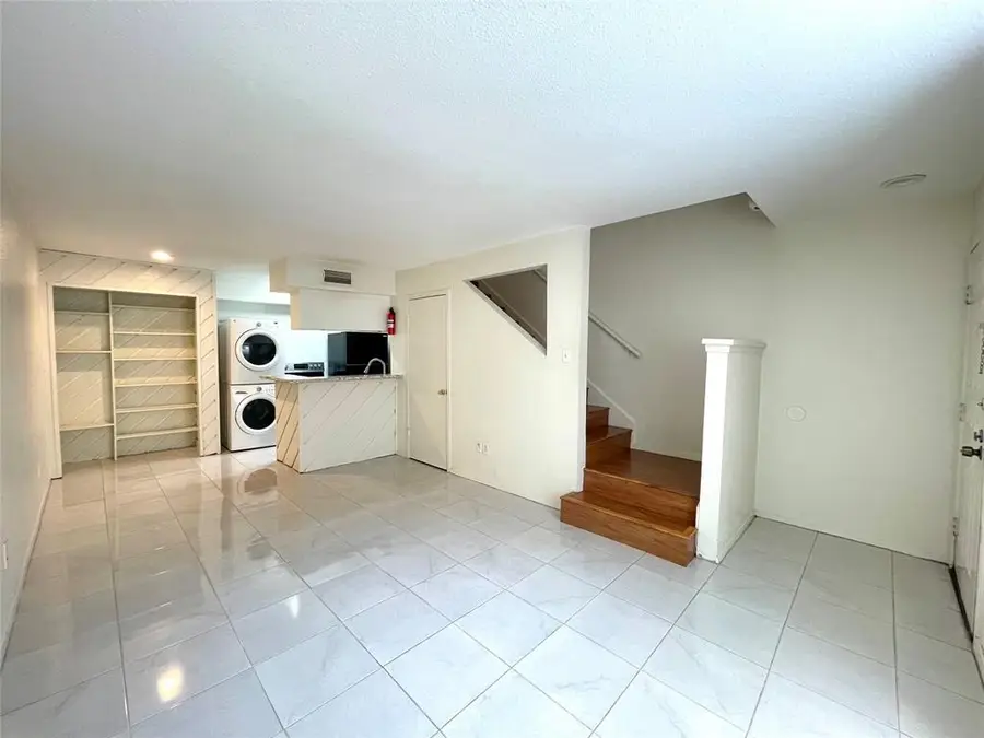 2100 Wilcrest Drive #123, Houston, TX 77042 - Image #3