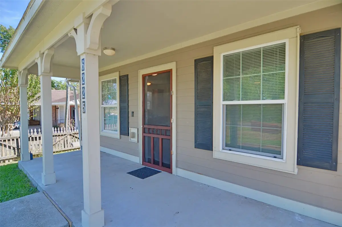 6225 Dickson Avenue, Texas City, TX 77591 - #1