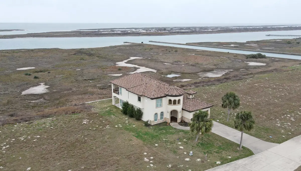 591 E Burgundy Bay, Port O Connor, TX 77982 - #1