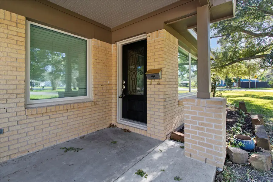 2201 Meadow Lane, La Marque, TX 77568 - Image #2