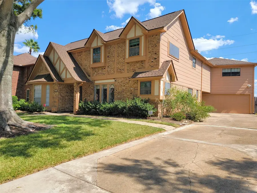 110 Shadow Wood Drive, Sugar Land, TX 77498 - Image #2