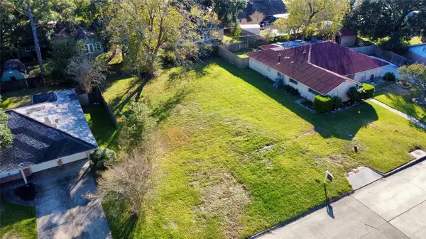 4908 Green Willow Lane, Dickinson, TX 77539