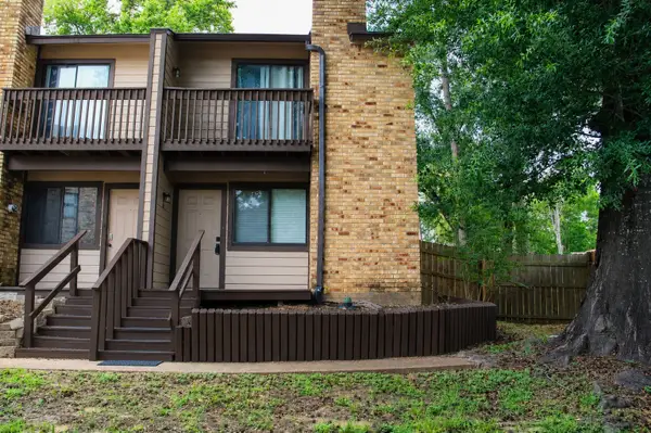 2521 Crosstimbers Drive #K6, Huntsville, TX 77320