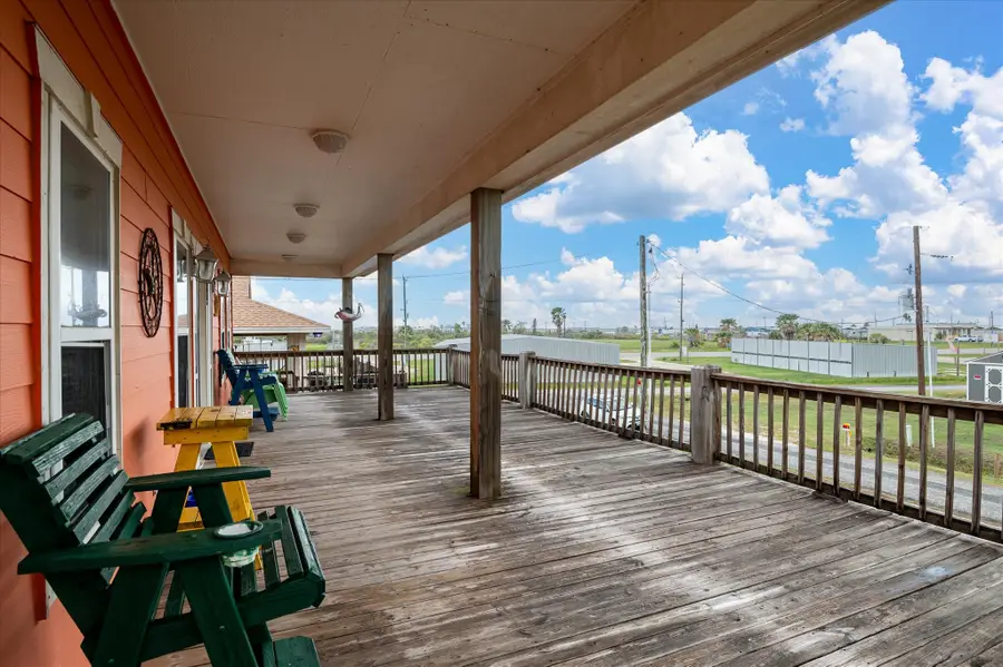 989 Biscayne, Crystal Beach, TX 77650 - Image #2