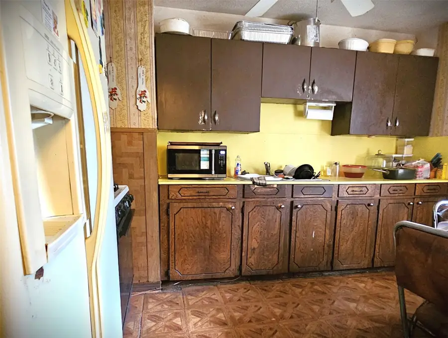 5838 Doolittle Boulevard, Houston, TX 77033 - Image #3