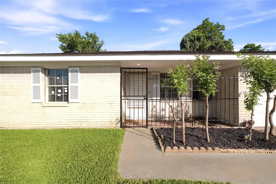 211 Estelle Circle, Texas City, TX 77591 - #2