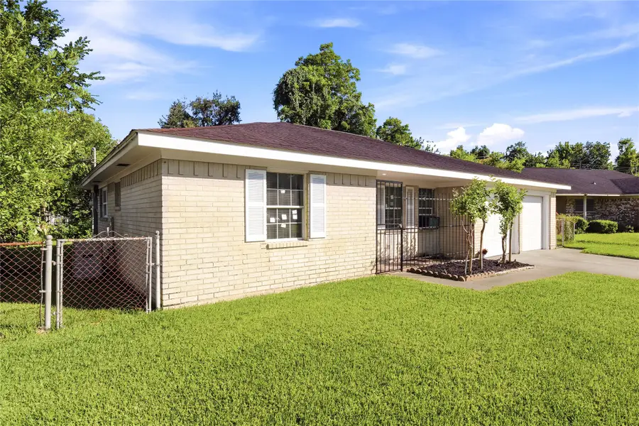 211 Estelle Circle, Texas City, TX 77591 - #3