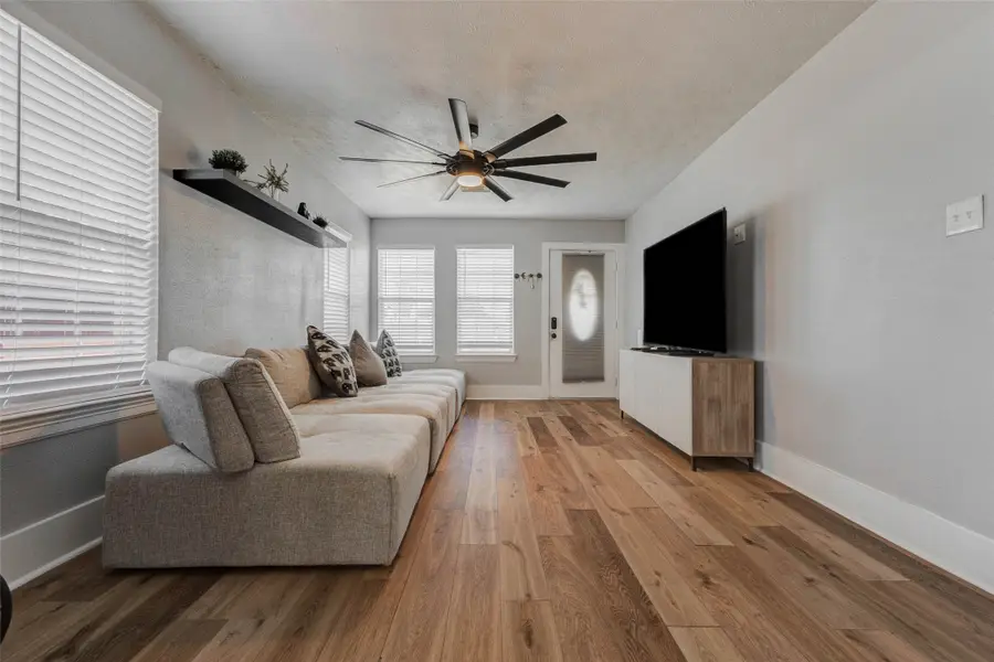 3205 Eastex Freeway, Houston, TX 77026 - #3