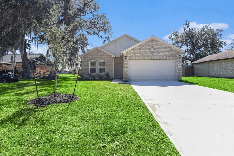 249 Edgewater Drive, West Columbia, TX 77486 - #2