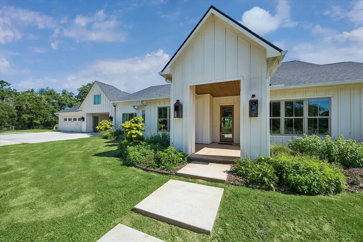 4052 Kuykendall, Bellville, TX 77418 - #1