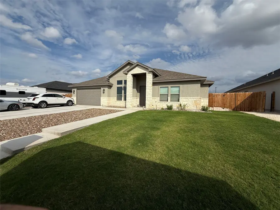 421 Pitaya Ln, Del Rio, TX 78840 - Image #2
