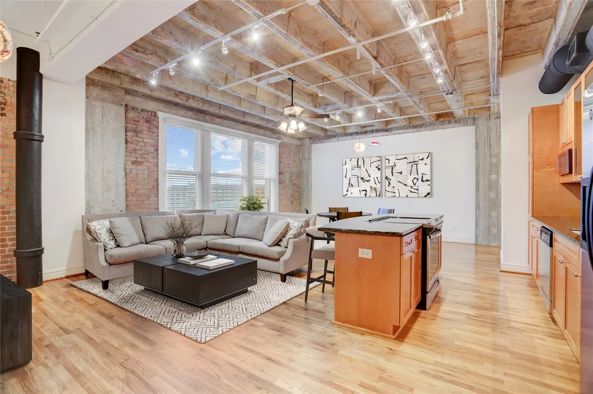 201 Main Street #3D, Houston, TX 77002 - Image #1