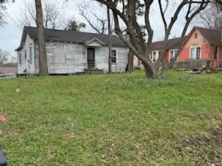 631 University Avenue, Huntsville, TX 77320 - #2