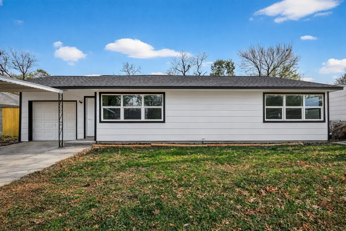 5833 Southlea Street, Houston, TX 77033 - Image #1