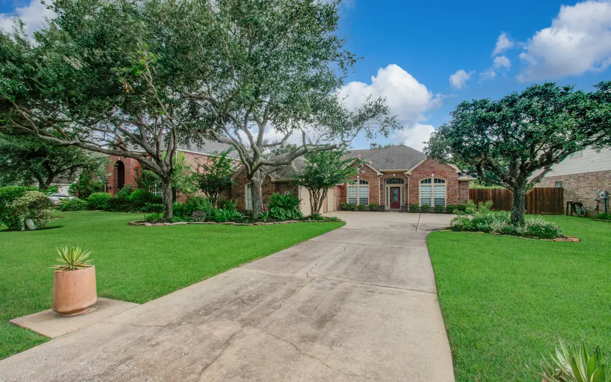 411 Bridge Crest Boulevard, Houston, TX 77082 - #1