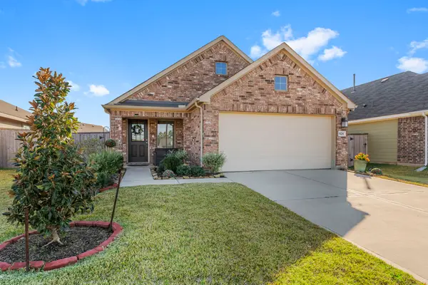 928 N Gentle Moss Drive, Magnolia, TX 77354