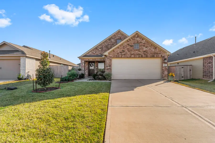 928 Gentle Moss Drive, Magnolia, TX 77354 - Image #3