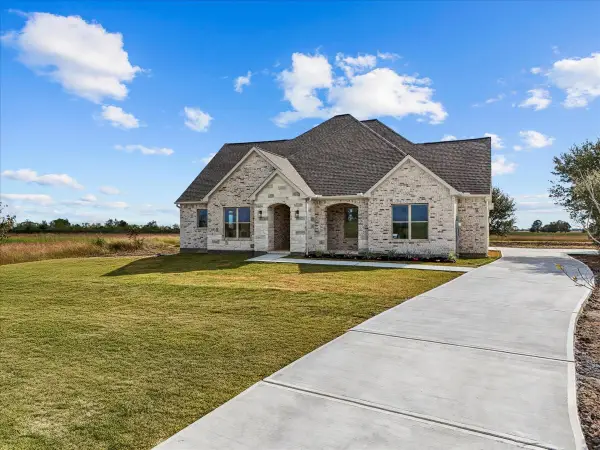 224 Cripple Creek Lane, Angleton, TX 77515