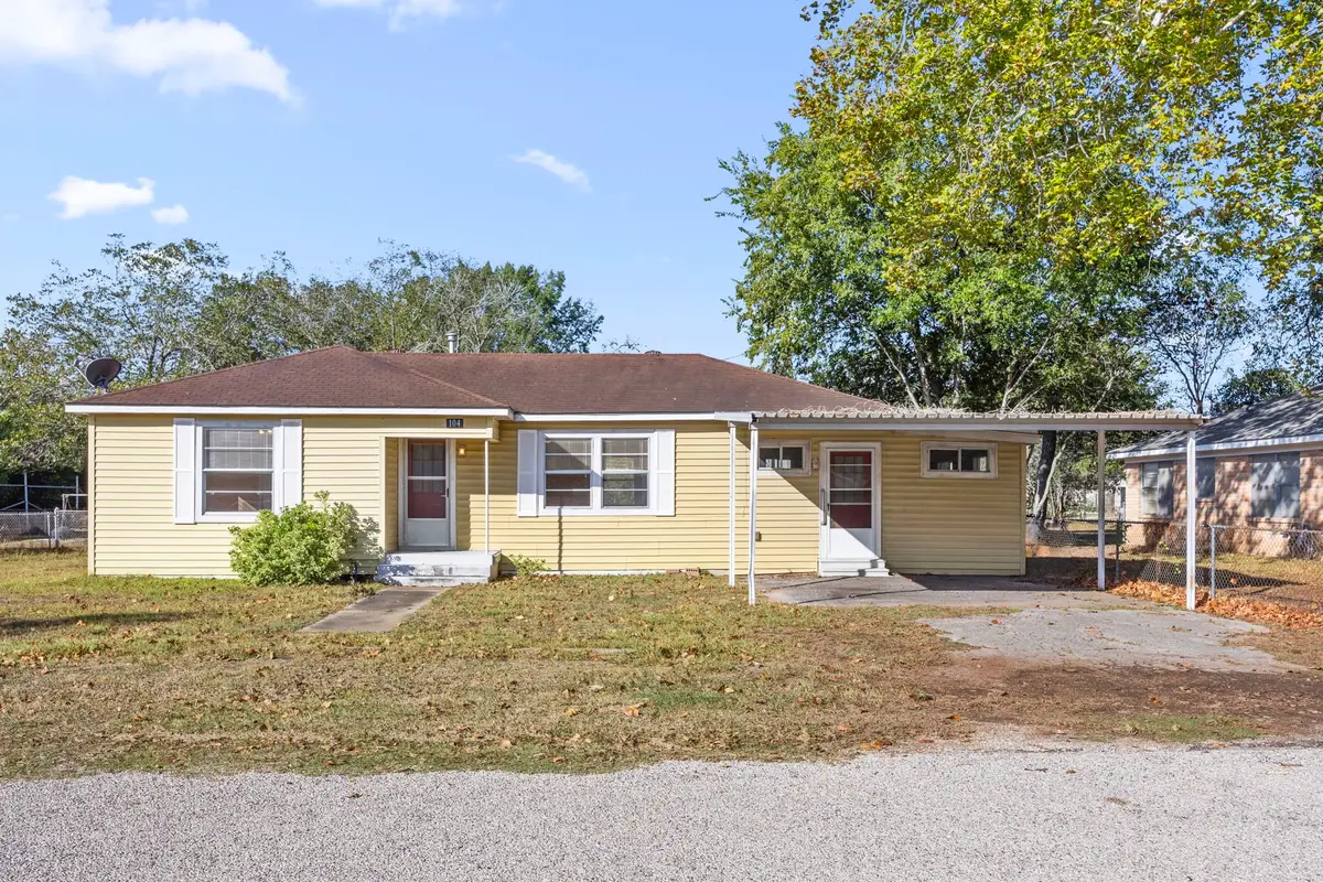 104 Draper Street, Columbus, TX 78934 - Image #1
