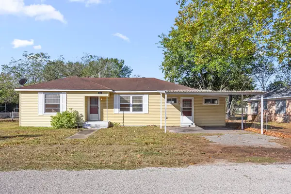 104 Draper Street, Columbus, TX 78934