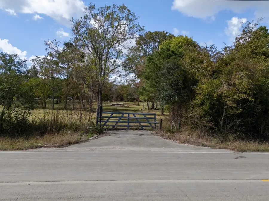 1543 Algoa Friendswood Road, Alvin, TX 77511 - Image #2