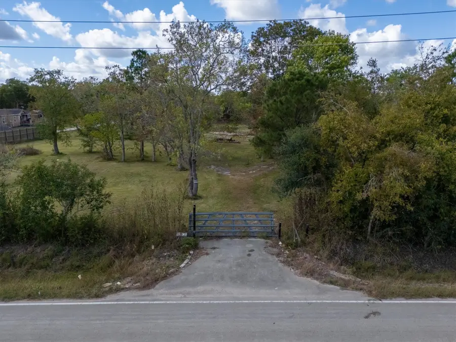 1543 Algoa Friendswood Road, Alvin, TX 77511 - Image #3