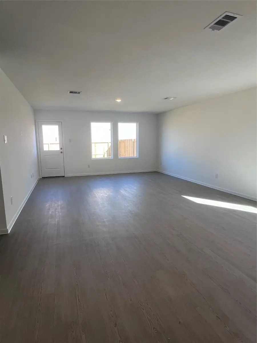 372 Cumberland Forest Drive, Magnolia, TX 77354 - Image #3