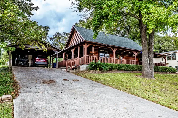 71 Hunters Creek Drive, Huntsville, TX 77340