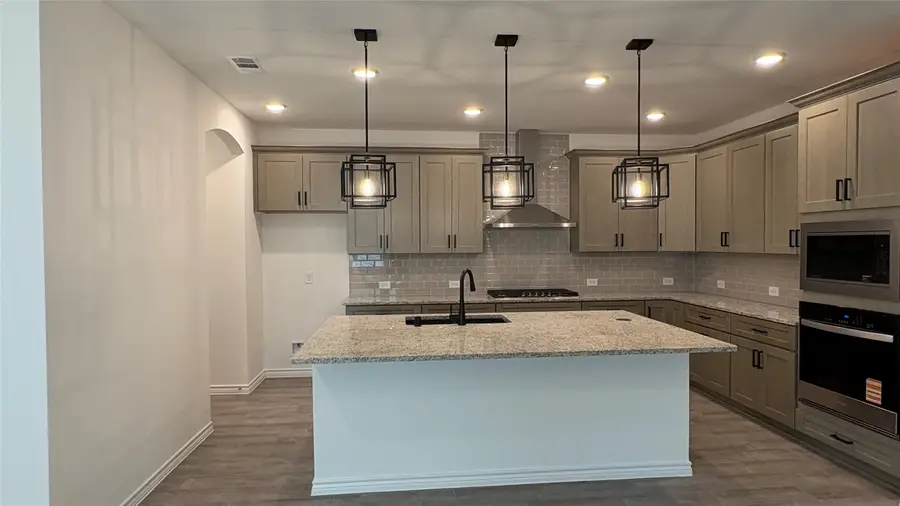 16127 Sapphire Crest Drive, Conroe, TX 77378 - Image #3