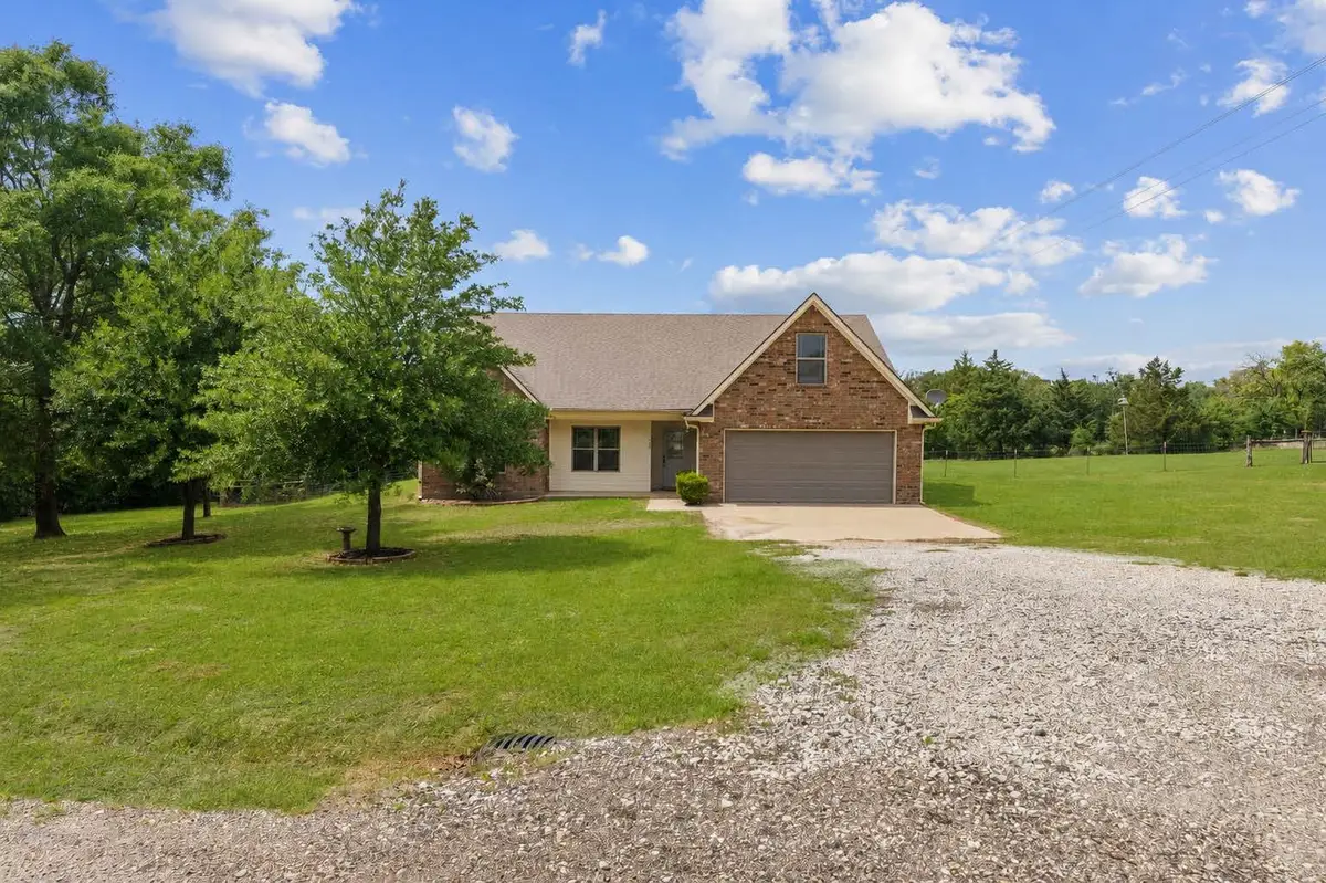 525 Oak Tree Lane, Franklin, TX 77856 - #1