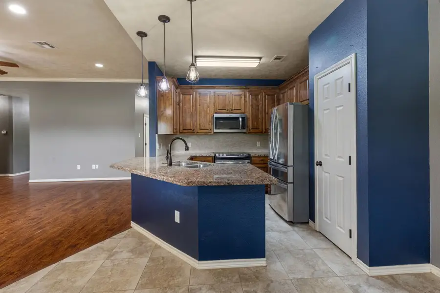 525 Oak Tree Lane, Franklin, TX 77856 - #2