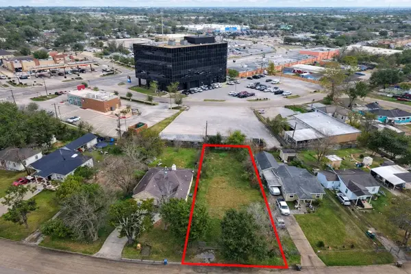 216 W Curtis Avenue, Pasadena, TX 77502