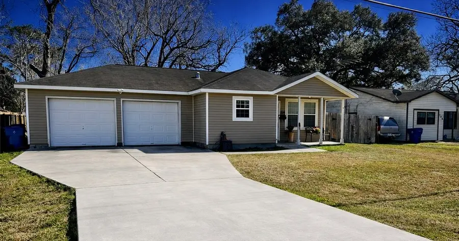 708 E 6th Street, Sweeny, TX 77480 - #2