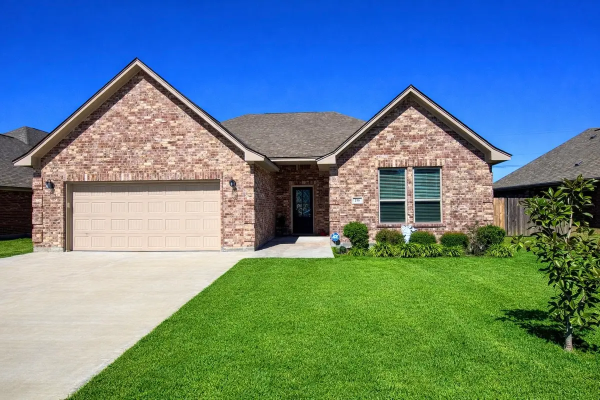 216 Shannon Street, Angleton, TX 77515 - #1