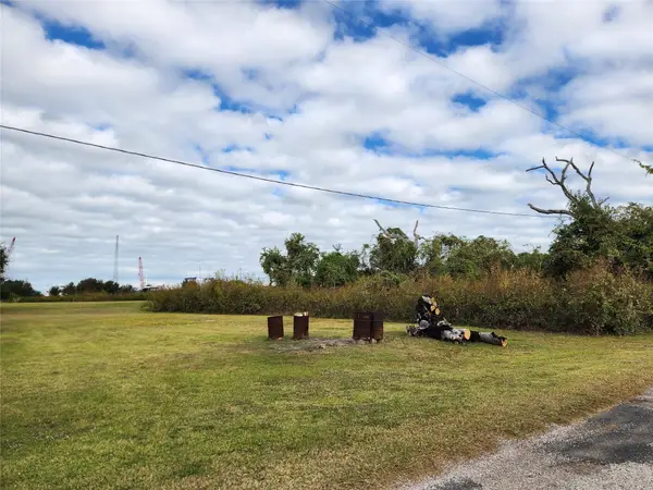 1509 Nelson Ave, Port Bolivar, TX 77650