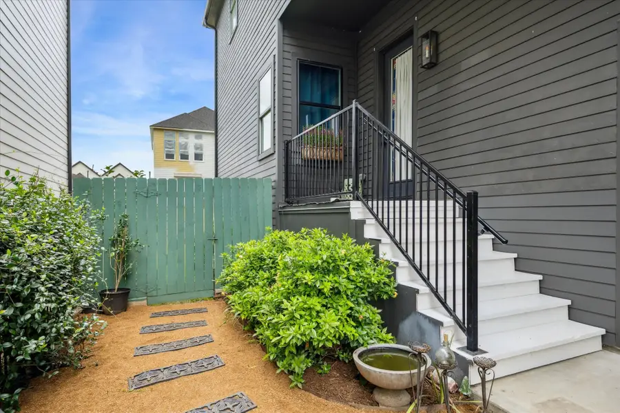 810 E 39th Street, Houston, TX 77022 - #2