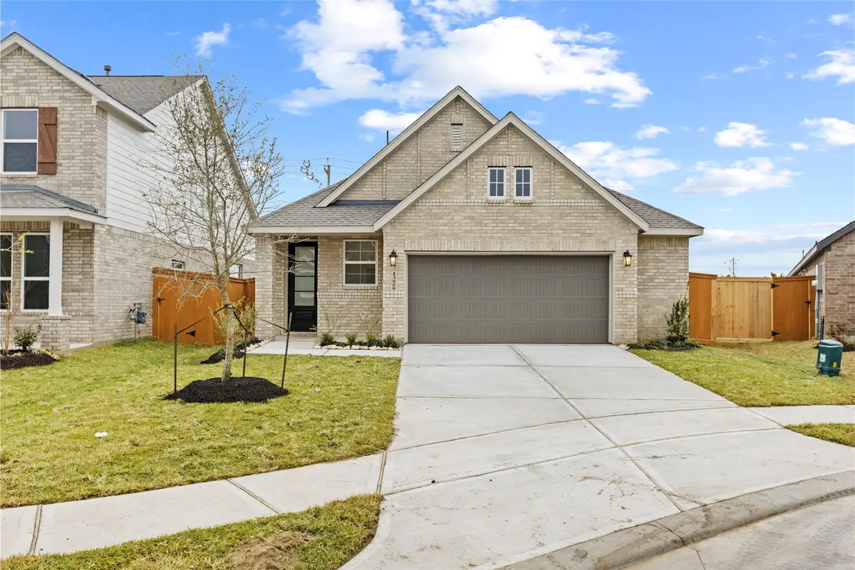 13809 Windward Mist Drive, La Marque, TX 77568 - Image #1