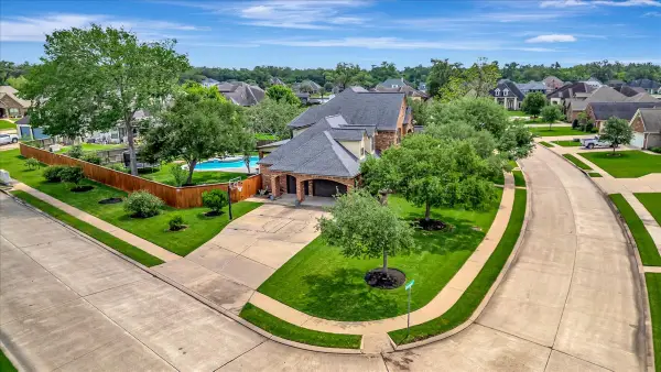 51 Deerwood Court, Lake Jackson, TX 77566