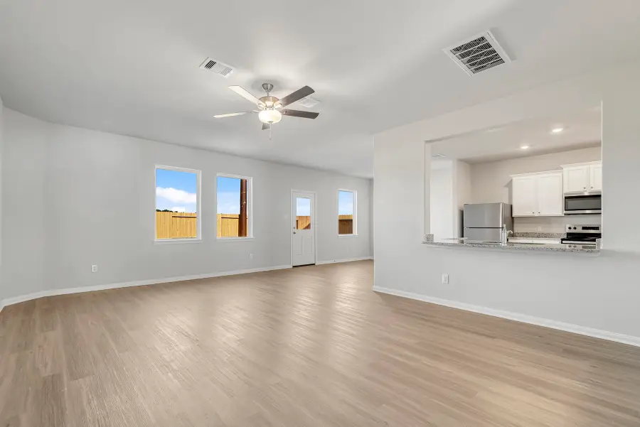 8205 Burnt Orchid Drive, Houston, TX 77016 - Image #3