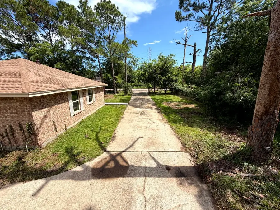 748 County Road 296d, Alvin, TX 77511 - #3
