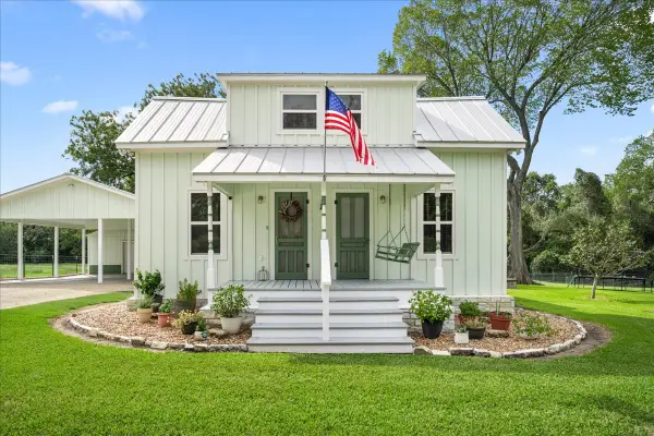 3052 Fm 1383, Schulenburg, TX 78956