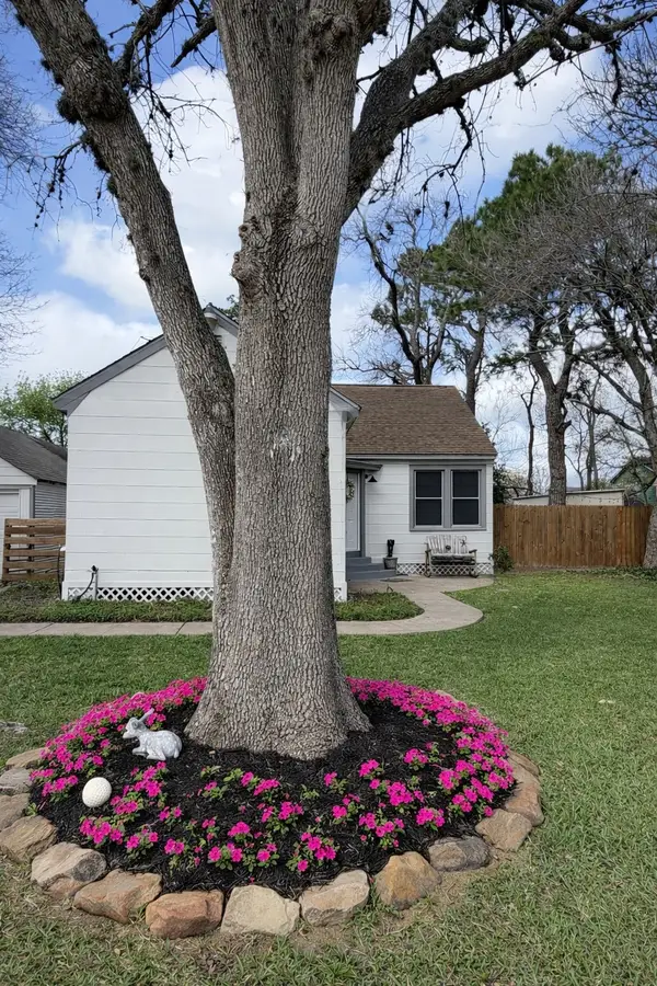 440 W Brazos Avenue, West Columbia, TX 77486