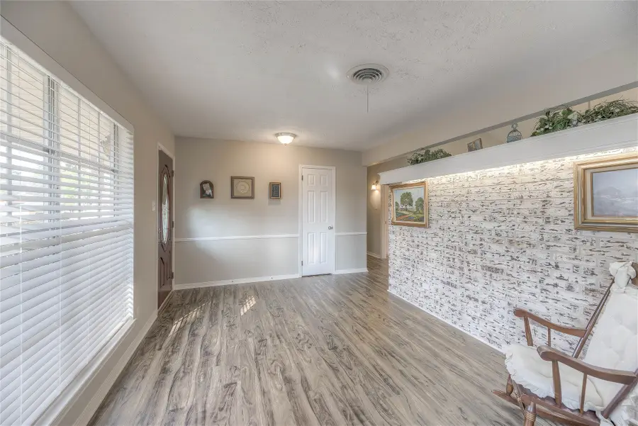 458 E Lake Drive, Livingston, TX 77351 - Image #3