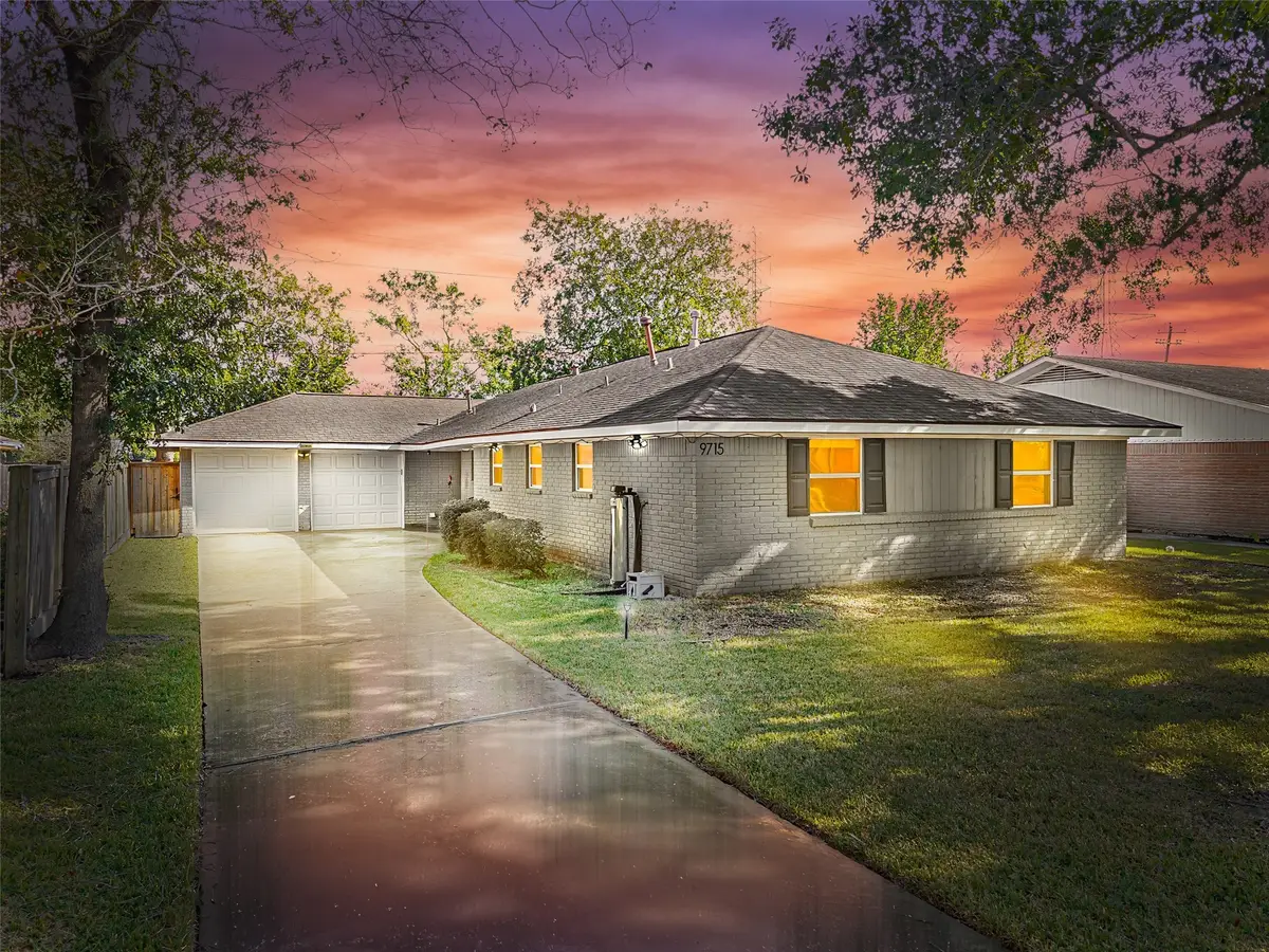 9715 Greenwillow Street, Houston, TX 77096 - Image #1