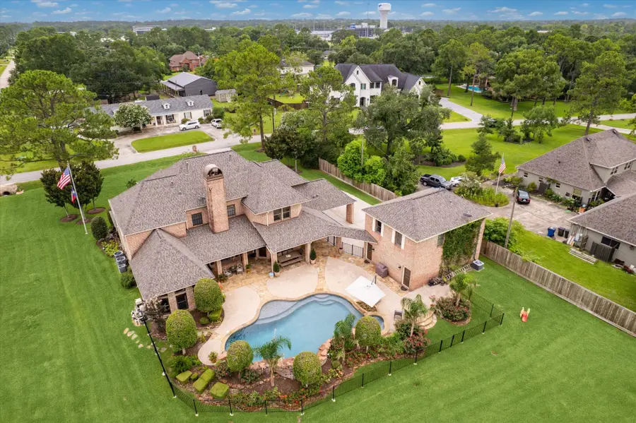 1002 Cowards Creek Court, Friendswood, TX 77546 - Image #3