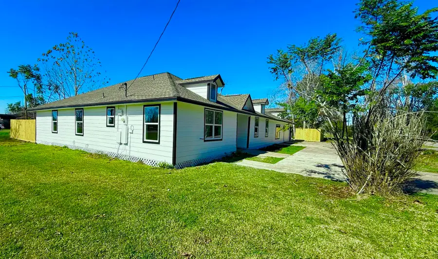 1214 Main St Street, Alvin, TX 77511 - Image #3
