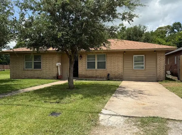 2912 Avenue J P Davis Avenue, Bay City, TX 77414