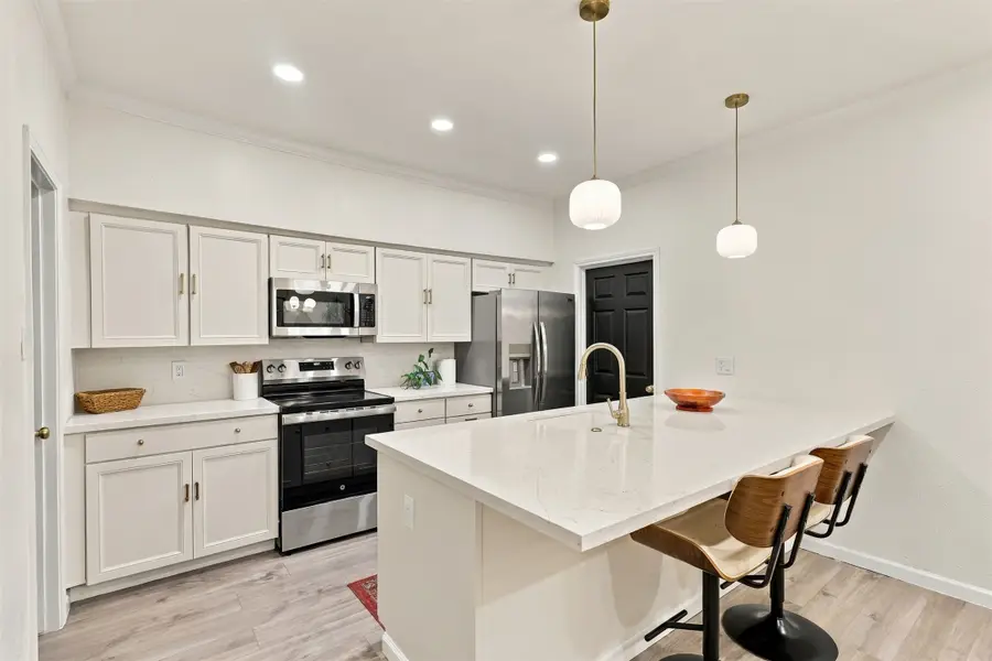 1201 Mcduffie Street #212, Houston, TX 77019 - #2